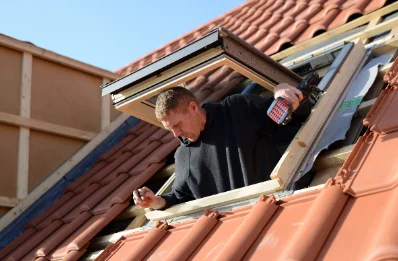 Pose de fenêtres de toit Velux à Saussey